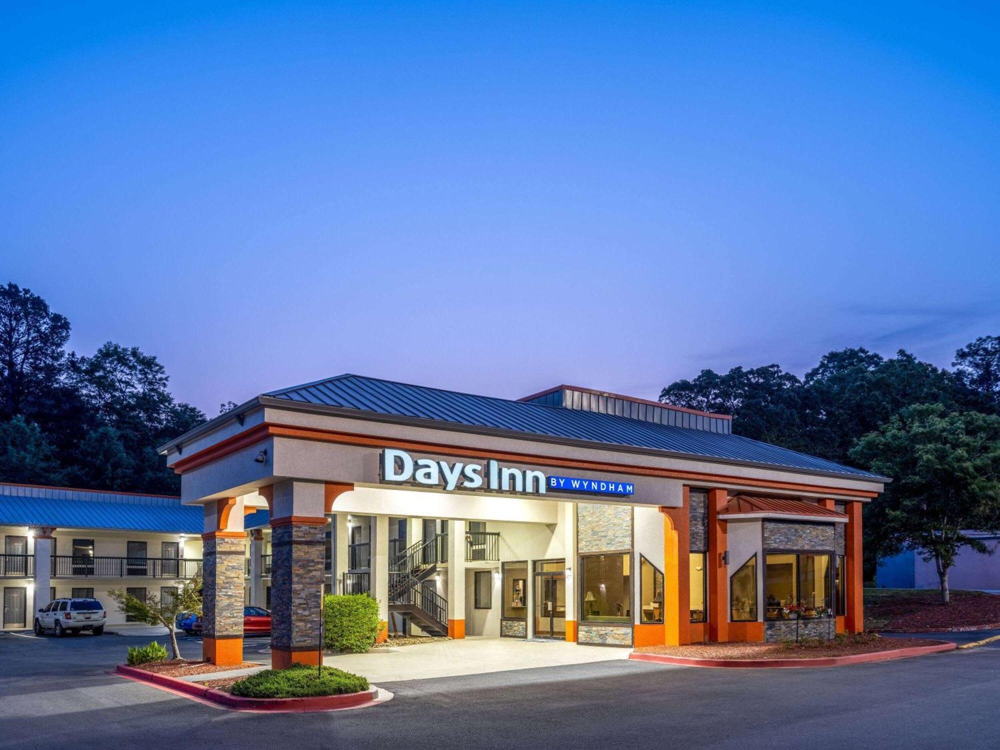 Days Inn By Wyndham Clemson Exterior photo